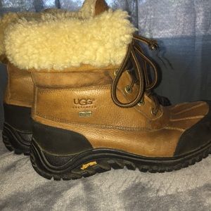SOLD! UGG Adirondack winter boots